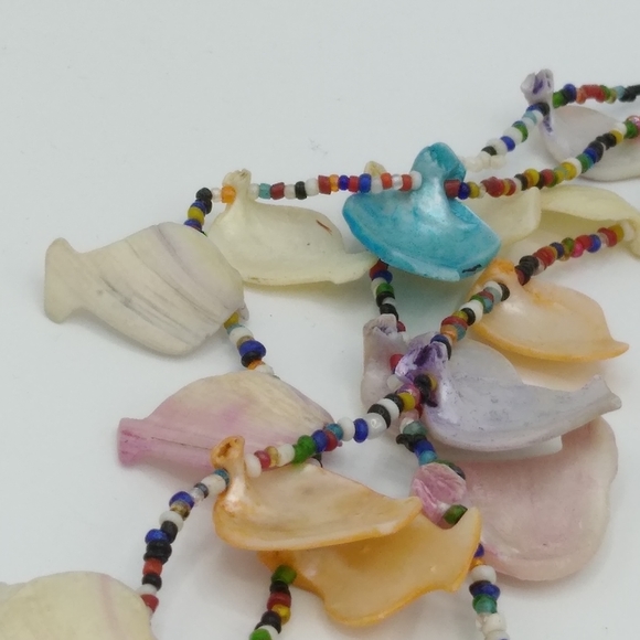 Pastel Dyed Seashell Fish Colorful Multi Strand Seed Bead Necklace 27" Vintage - Picture 7 of 14